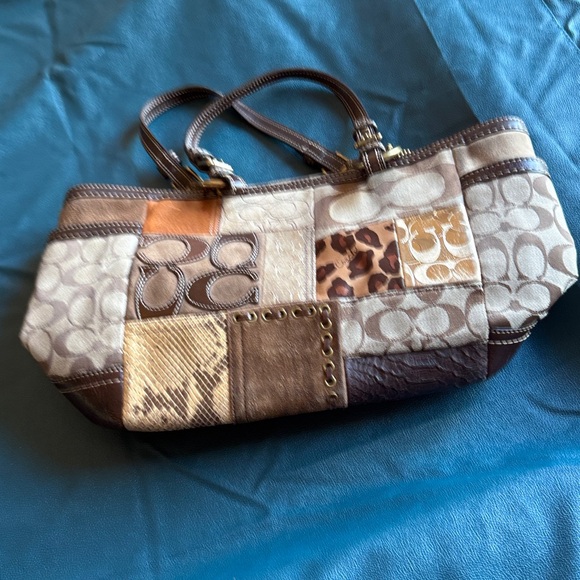 Authentic Coach purse - Picture 10 of 11